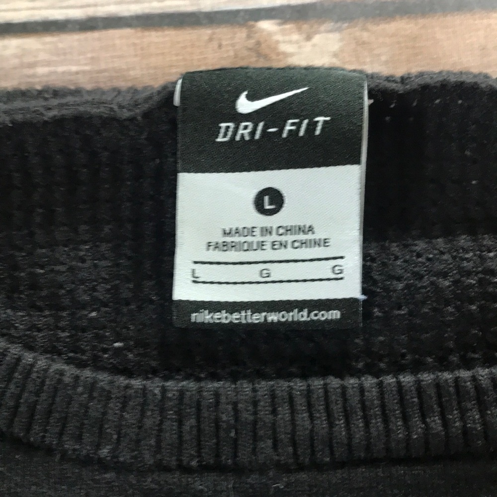Nike Dri-Fit Top - Picture 3 of 5